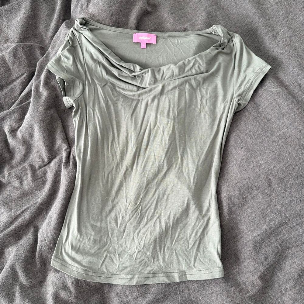 Edikted Women's Green and Khaki Crop-top